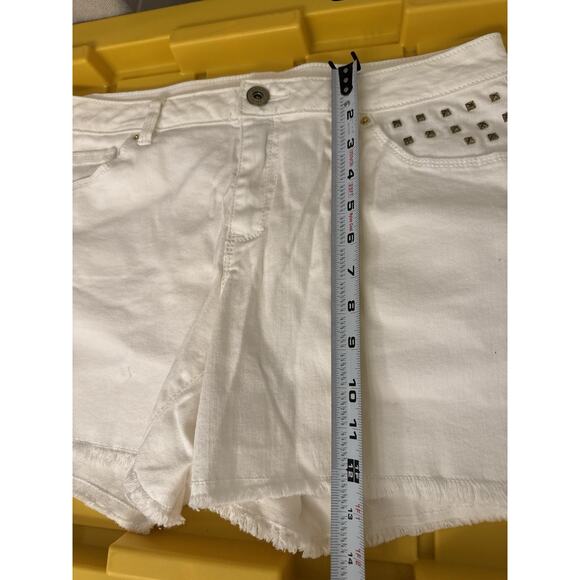 Apt. 9 White Denim Modern Shorts Studs Studded Women's 8 Summer Beach - Picture 5 of 6